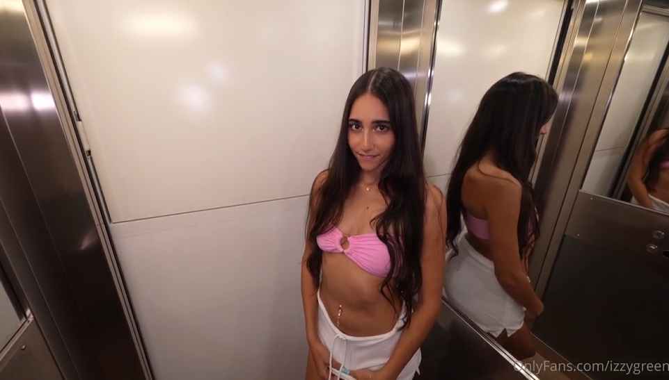 Izzy Green Sex In The Elevator